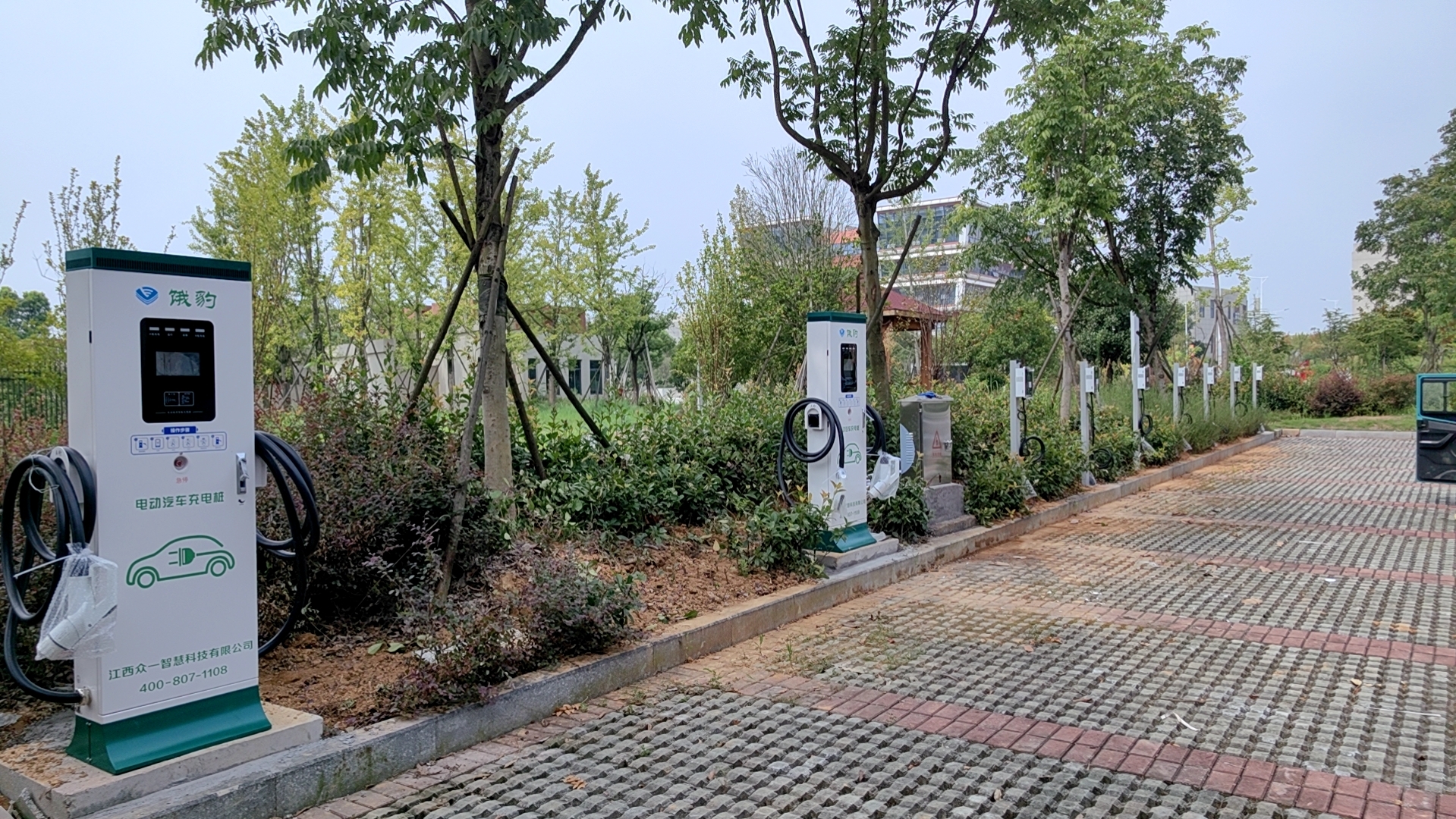 饿豹汽车充电站（鹰潭市职业技术学院站）上线啦！